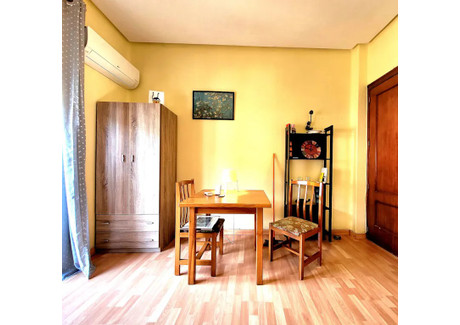 Mieszkanie do wynajęcia - Carrer Doctor Monserrat Valencia, Hiszpania, 20 m², 894 USD (3496 PLN), NET-98668071