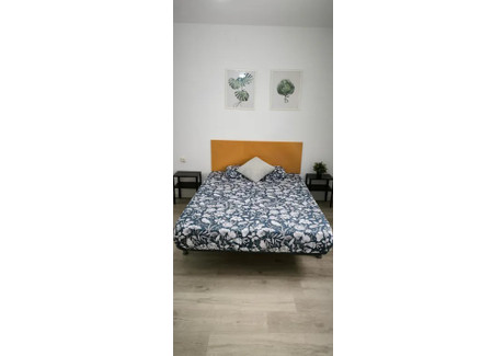 Mieszkanie do wynajęcia - Carrer de Santa Albina Barcelona, Hiszpania, 140 m², 729 USD (2983 PLN), NET-99219361