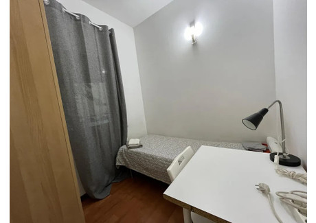 Mieszkanie do wynajęcia - Carrer del Robí Barcelona, Hiszpania, 70 m², 536 USD (2059 PLN), NET-90195568