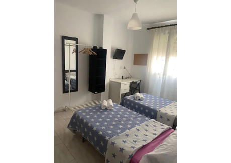 Mieszkanie do wynajęcia - Calle Diego de Almaguer Málaga, Hiszpania, 240 m², 744 USD (2985 PLN), NET-90199301