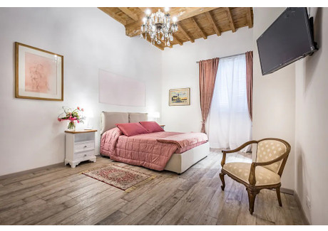 Mieszkanie do wynajęcia - Lungarno del Pignone Florence, Włochy, 65 m², 1362 USD (5692 PLN), NET-90204032