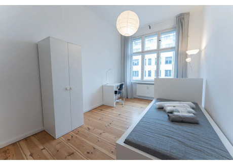 Mieszkanie do wynajęcia - Boxhagener Straße Berlin, Niemcy, 63 m², 739 USD (2978 PLN), NET-90204964