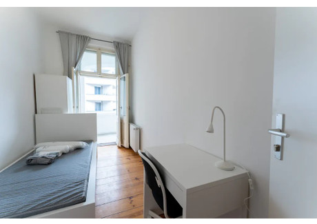 Mieszkanie do wynajęcia - Boxhagener Straße Berlin, Niemcy, 63 m², 736 USD (2950 PLN), NET-90204963