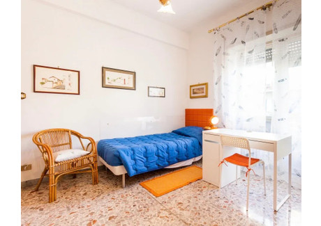 Mieszkanie do wynajęcia - Via delle Arniche Rome, Włochy, 85 m², 527 USD (2156 PLN), NET-90206749