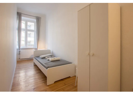 Mieszkanie do wynajęcia - Boxhagener Straße Berlin, Niemcy, 59 m², 751 USD (2905 PLN), NET-90207550