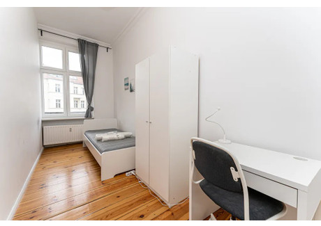 Mieszkanie do wynajęcia - Boxhagener Straße Berlin, Niemcy, 70 m², 626 USD (2559 PLN), NET-90207967