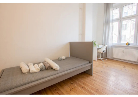 Mieszkanie do wynajęcia - Boxhagener Straße Berlin, Niemcy, 59 m², 757 USD (3050 PLN), NET-90208163