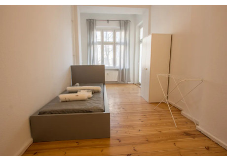 Mieszkanie do wynajęcia - Boxhagener Straße Berlin, Niemcy, 59 m², 775 USD (2976 PLN), NET-90208163