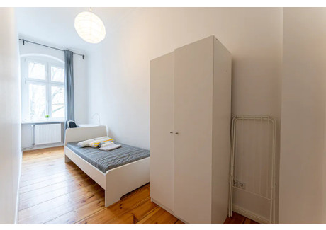 Mieszkanie do wynajęcia - Boxhagener Straße Berlin, Niemcy, 70 m², 599 USD (2402 PLN), NET-90208625