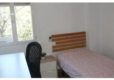 Mieszkanie do wynajęcia - Calle del Doctor Manuel Candela Valencia, Hiszpania, 75 m², 388 USD (1488 PLN), NET-90208825