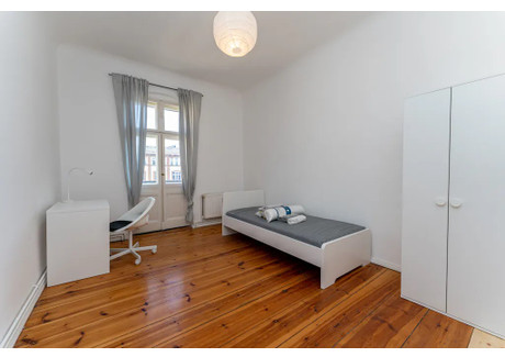 Mieszkanie do wynajęcia - Boxhagener Straße Berlin, Niemcy, 63 m², 790 USD (3032 PLN), NET-90209574