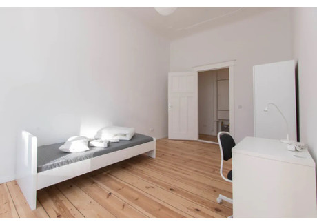 Mieszkanie do wynajęcia - Hermannstraße Berlin, Niemcy, 147 m², 748 USD (2998 PLN), NET-90209786