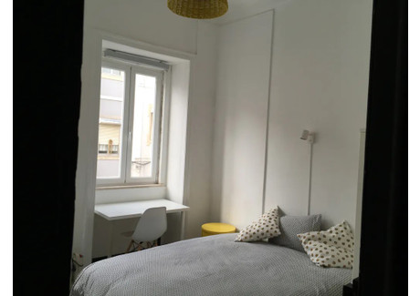 Mieszkanie do wynajęcia - Rua António Luís Inácio Lisbon, Portugalia, 90 m², 258 USD (1069 PLN), NET-90202680