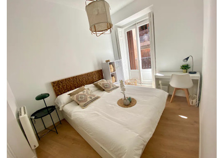 Mieszkanie do wynajęcia - Calle de Toledo Madrid, Hiszpania, 70 m², 545 USD (2146 PLN), NET-90215442