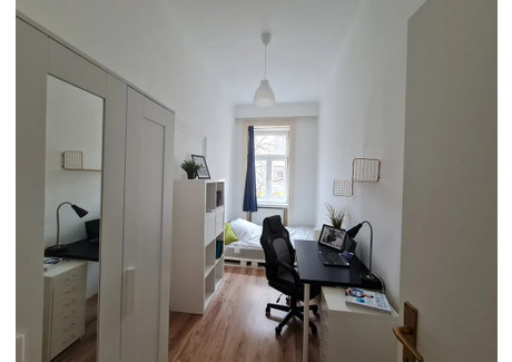 Mieszkanie do wynajęcia - Treustraße Vienna, Austria, 70 m², 655 USD (2562 PLN), NET-90215644