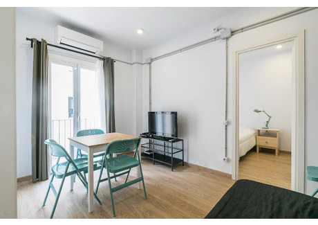 Mieszkanie do wynajęcia - Carrer de Vinaròs Barcelona, Hiszpania, 34 m², 1099 USD (4494 PLN), NET-90215984