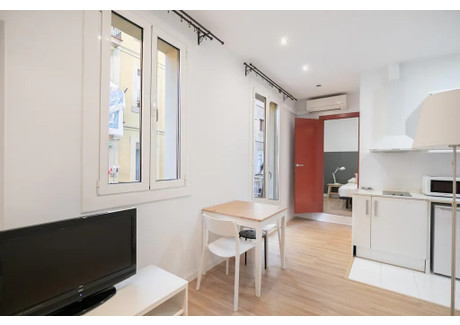 Mieszkanie do wynajęcia - Carrer de Vinaròs Barcelona, Hiszpania, 34 m², 1124 USD (4509 PLN), NET-90215982