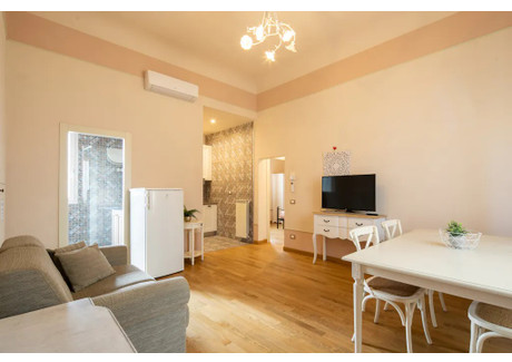 Mieszkanie do wynajęcia - Via del Leone Florence, Włochy, 60 m², 1870 USD (7667 PLN), NET-90217766