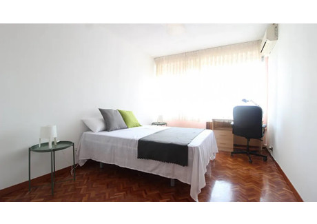 Mieszkanie do wynajęcia - Paseo de la Castellana Madrid, Hiszpania, 167 m², 751 USD (2959 PLN), NET-90210067
