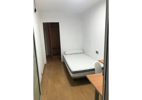 Mieszkanie do wynajęcia - Calle de San Rafael Valencia, Hiszpania, 107 m², 329 USD (1288 PLN), NET-90210062