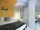 Mieszkanie do wynajęcia - Calle de Sagasta Madrid, Hiszpania, 285 m², 648 USD (2555 PLN), NET-90210456
