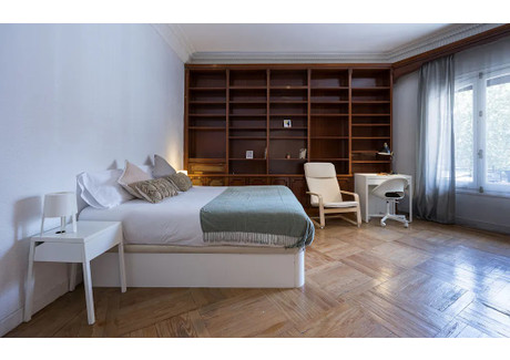 Mieszkanie do wynajęcia - Calle de Sagasta Madrid, Hiszpania, 286 m², 1048 USD (4129 PLN), NET-90210464