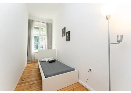 Mieszkanie do wynajęcia - Boxhagener Straße Berlin, Niemcy, 68 m², 642 USD (2467 PLN), NET-90210696