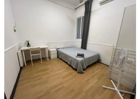 Mieszkanie do wynajęcia - Carrer de Muntaner Barcelona, Hiszpania, 140 m², 557 USD (2233 PLN), NET-90211402