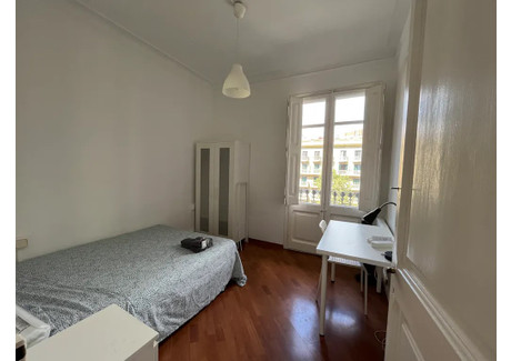 Mieszkanie do wynajęcia - Carrer de Muntaner Barcelona, Hiszpania, 140 m², 598 USD (2482 PLN), NET-90211410