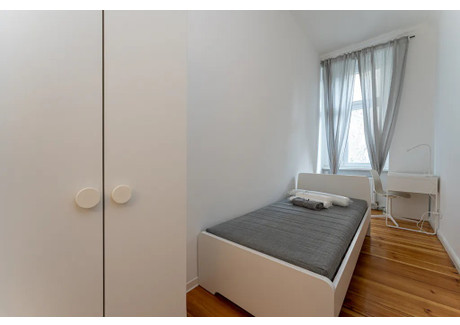 Mieszkanie do wynajęcia - Boxhagener Straße Berlin, Niemcy, 70 m², 679 USD (2655 PLN), NET-90212186