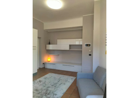 Mieszkanie do wynajęcia - Via Roberto Cozzi Milan, Włochy, 60 m², 1593 USD (6515 PLN), NET-90212301