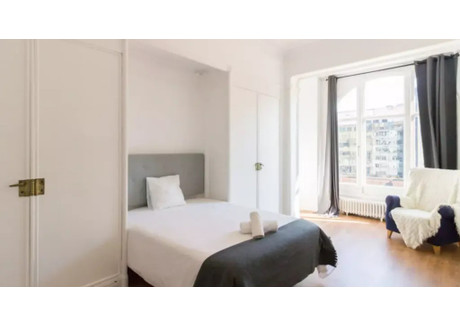 Mieszkanie do wynajęcia - Carrer de Muntaner Barcelona, Hiszpania, 130 m², 945 USD (3659 PLN), NET-90212999