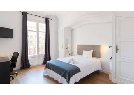 Mieszkanie do wynajęcia - Carrer de Muntaner Barcelona, Hiszpania, 130 m², 884 USD (3618 PLN), NET-90213000