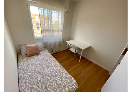 Mieszkanie do wynajęcia - Avenida de Monforte de Lemos Madrid, Hiszpania, 100 m², 658 USD (2574 PLN), NET-90225061