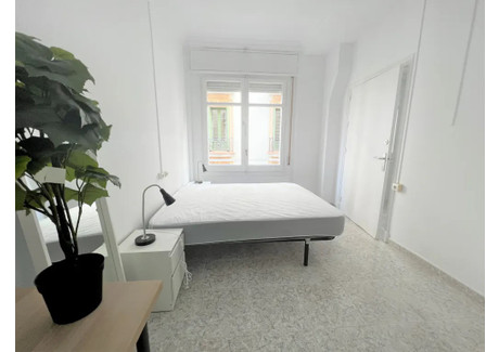 Mieszkanie do wynajęcia - Carrer de Muntaner Barcelona, Hiszpania, 400 m², 1048 USD (4023 PLN), NET-90225258