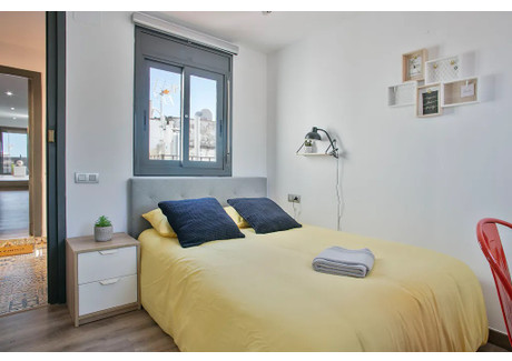 Mieszkanie do wynajęcia - Carrer de la Portaferrissa Barcelona, Hiszpania, 75 m², 1092 USD (4206 PLN), NET-90227028