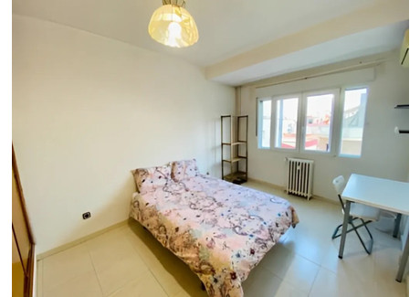 Mieszkanie do wynajęcia - Calle Jerónima Llorente Madrid, Hiszpania, 100 m², 754 USD (3038 PLN), NET-90227372