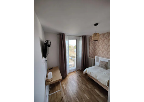 Mieszkanie do wynajęcia - Rue du 10 Juillet Vitry-Sur-Seine, Francja, 66 m², 888 USD (3481 PLN), NET-90220853