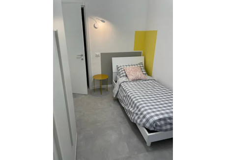 Mieszkanie do wynajęcia - Via Giacomo Carissimi Padova, Włochy, 110 m², 543 USD (2139 PLN), NET-90222919