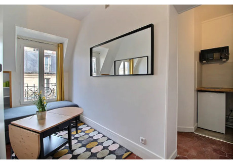 Mieszkanie do wynajęcia - Boulevard de Rochechouart Paris, Francja, 18 m², 1383 USD (5448 PLN), NET-90223320