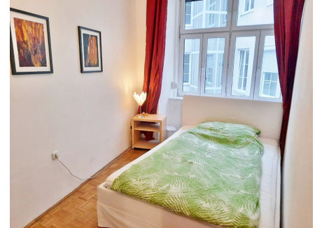 Mieszkanie do wynajęcia - Wallgasse Vienna, Austria, 60 m², 1406 USD (5752 PLN), NET-90223600