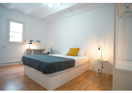 Mieszkanie do wynajęcia - Carrer Nou de la Rambla Barcelona, Hiszpania, 35 m², 594 USD (2429 PLN), NET-90234242