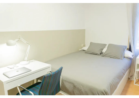 Mieszkanie do wynajęcia - Carrer de Casanova Barcelona, Hiszpania, 160 m², 1059 USD (4269 PLN), NET-90234784