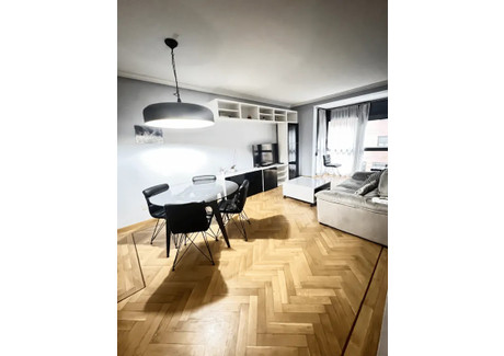 Mieszkanie do wynajęcia - Calle de Julián Rabanedo Madrid, Hiszpania, 70 m², 2568 USD (10 068 PLN), NET-90234811