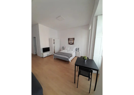 Mieszkanie do wynajęcia - Rua de Cedofeita Porto, Portugalia, 30 m², 858 USD (3510 PLN), NET-90235677