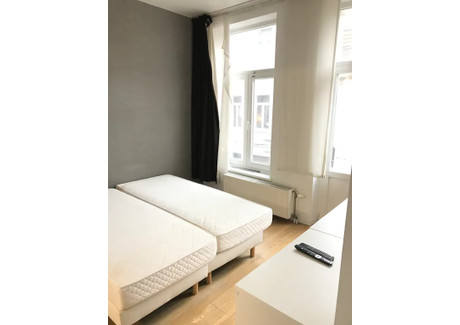 Mieszkanie do wynajęcia - Rue des Commerçants Brussels, Belgia, 30 m², 767 USD (3001 PLN), NET-90235738