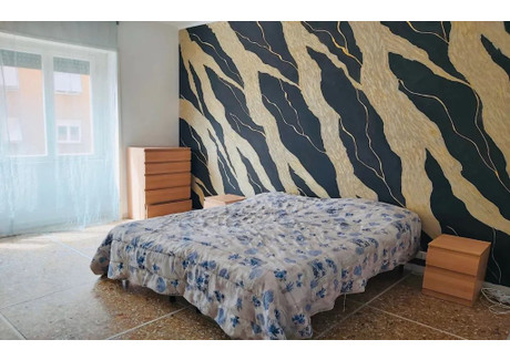 Mieszkanie do wynajęcia - Circonvallazione Nomentana Rome, Włochy, 120 m², 757 USD (2983 PLN), NET-90236183