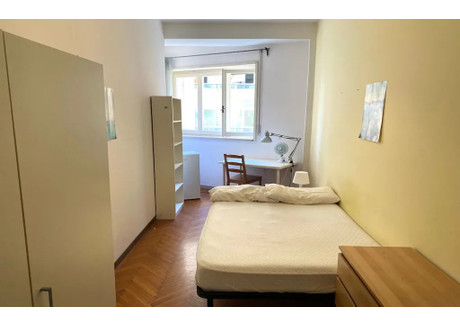 Mieszkanie do wynajęcia - Circonvallazione Nomentana Rome, Włochy, 120 m², 727 USD (2975 PLN), NET-90236207