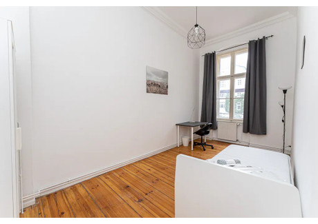 Mieszkanie do wynajęcia - Kantstraße Berlin, Niemcy, 99 m², 707 USD (2849 PLN), NET-90236544