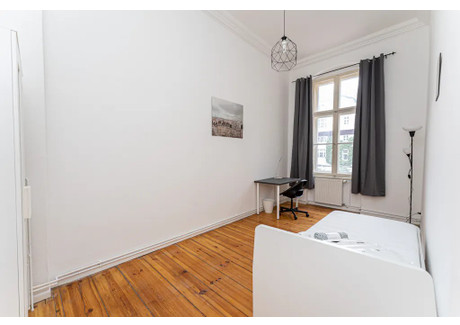 Mieszkanie do wynajęcia - Kantstraße Berlin, Niemcy, 99 m², 718 USD (2808 PLN), NET-90236544